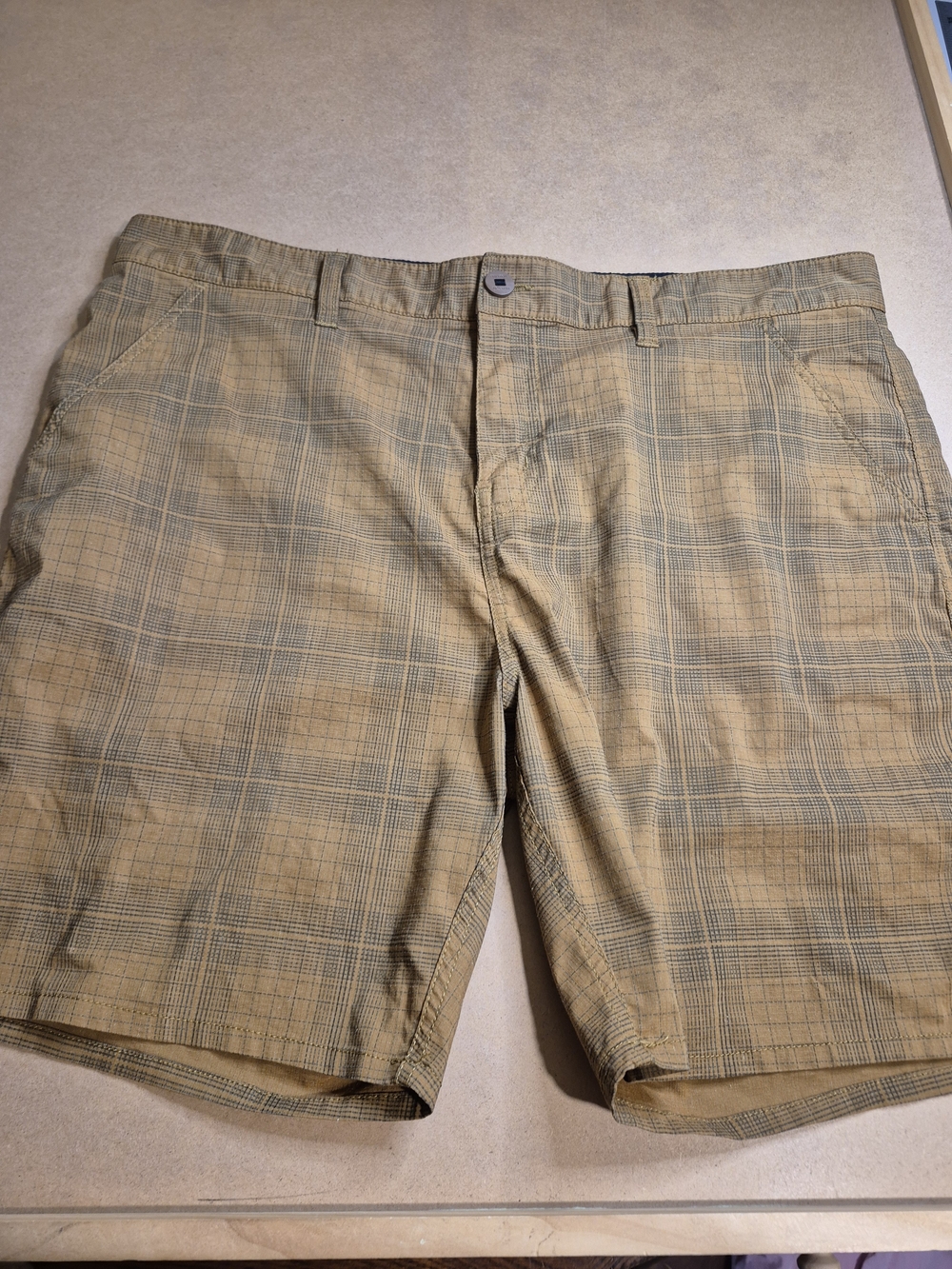 Brixton Plaid Flat-Front Shorts in Tan & Olive 4398/5
